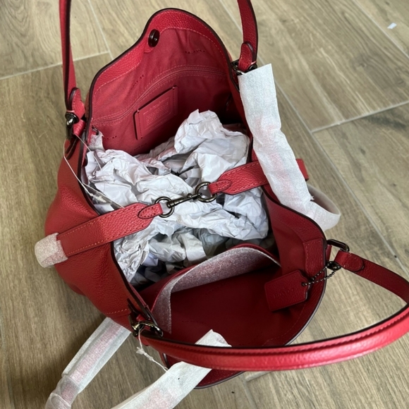 COACH NWT!! Edie 28 in Washed Red Pebble Leather Hobo Shoulder Bag # 57124 - Picture 4 of 16